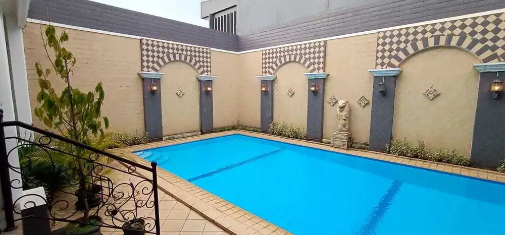 Rumah Mewah Full Furnished Golf Terrace BSD Tangerang Selatan Banten