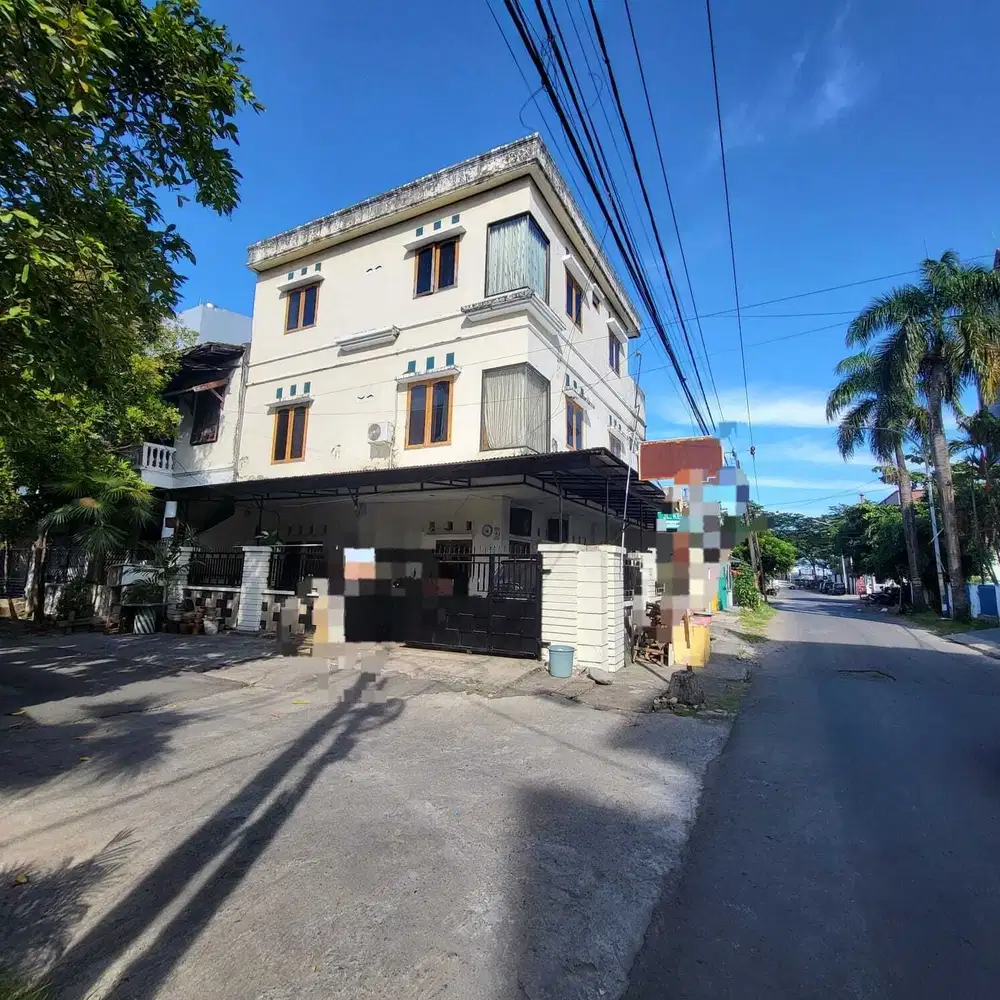 RUMAH SUDUT 3 LANTAI DI DAERAH LOSARI