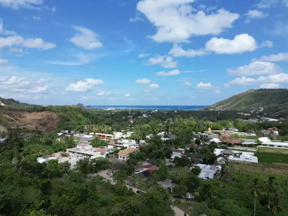 Tanah view laut di sentral Kuta Mandalika