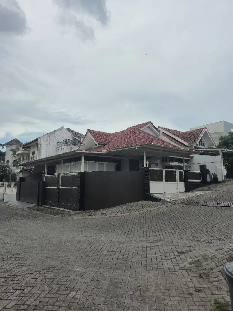 Rumah Citraland Utama Cluster International Village Hook