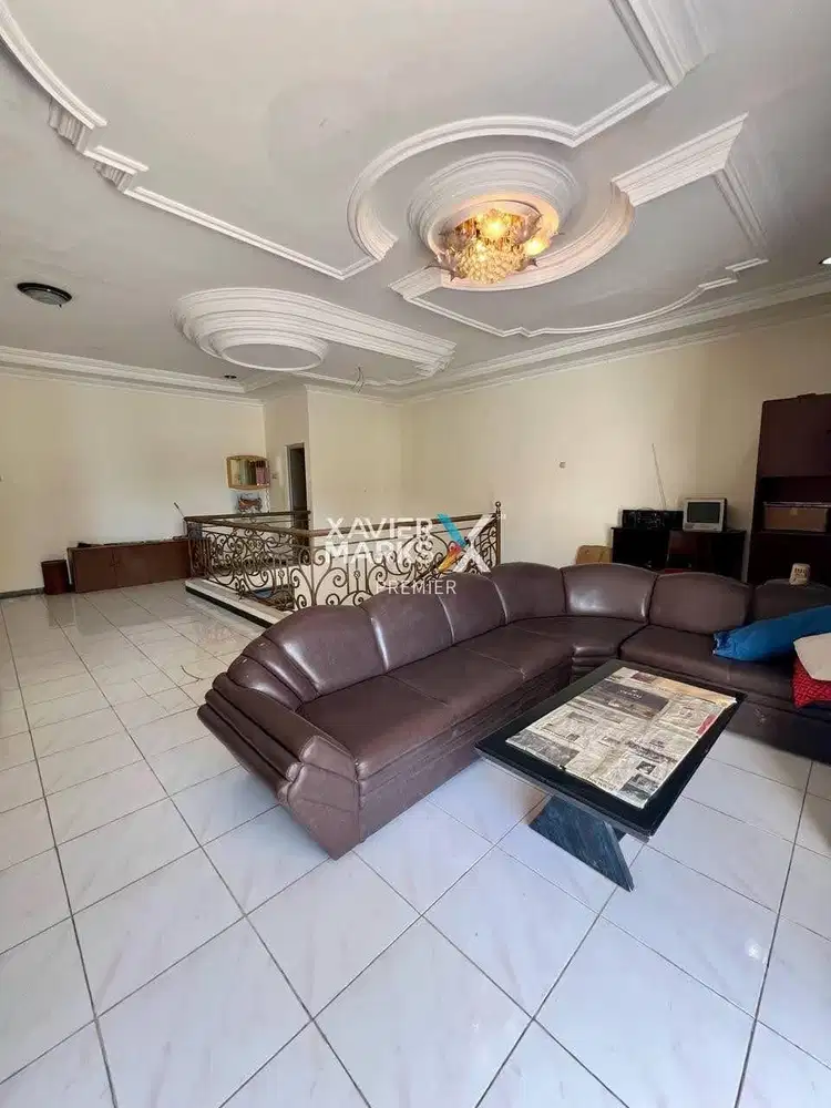 Rumah 2 Lantai, Bagus dan Luas, Dharmahusada, Surabaya