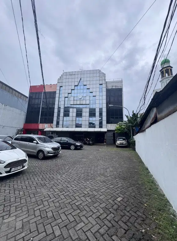 RUANG KANTOR FATMAWATI DEPAN JALAN RAYA PARKIRAN LUAS