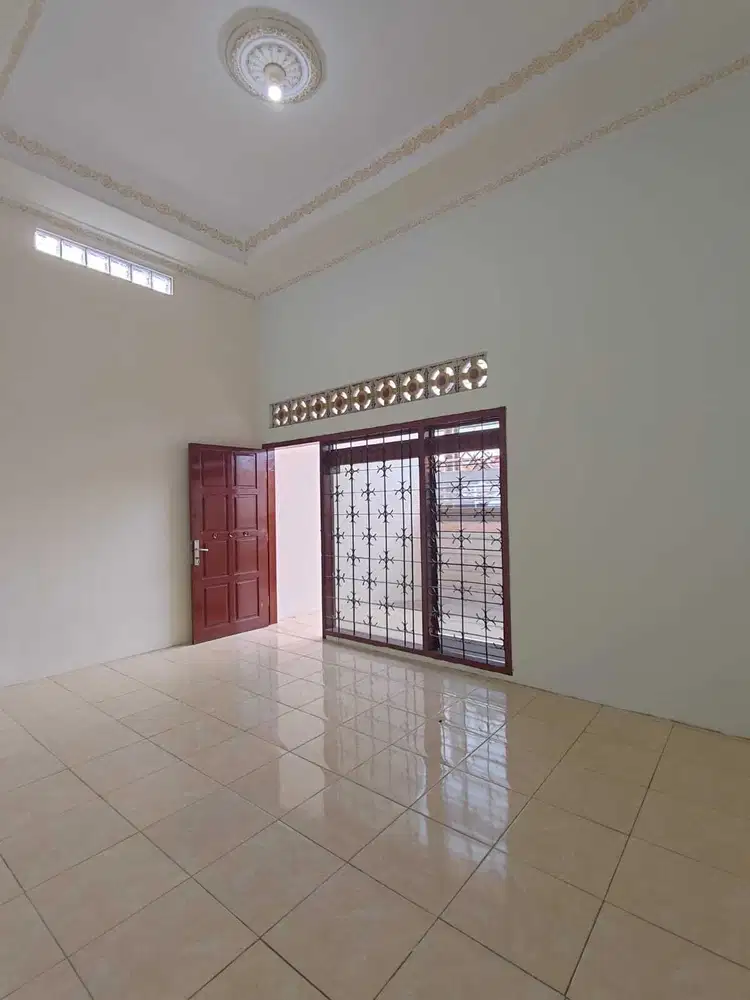 Disewakan Rumah Bagus Bersih Siap Huni Jl. Ngagel Mulyo XVI, Surabaya