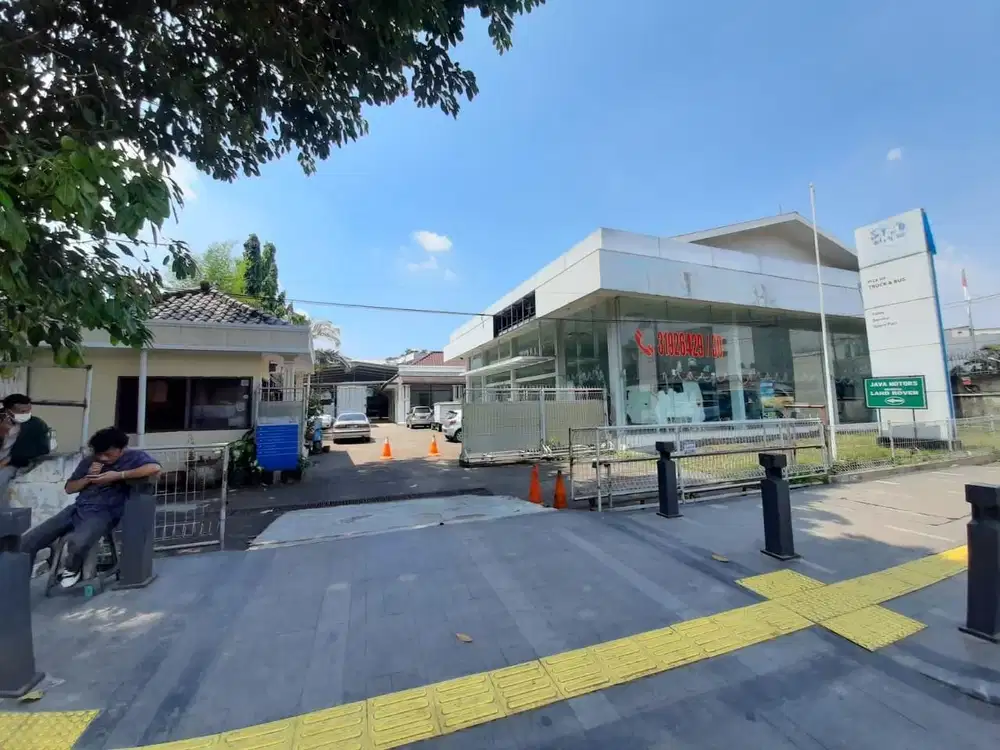 Lahan Komersial Strategis Eks Showroom Mobil