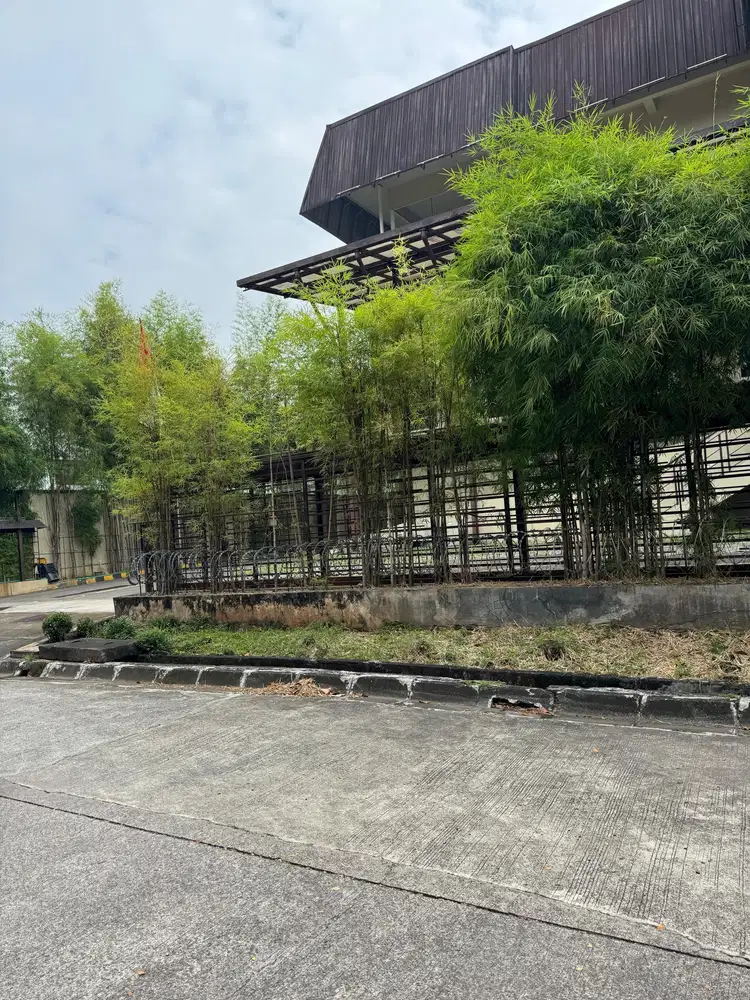 Dijual Gedung Resto 3 Setengah Lantai di Cikarang Jawa barat
