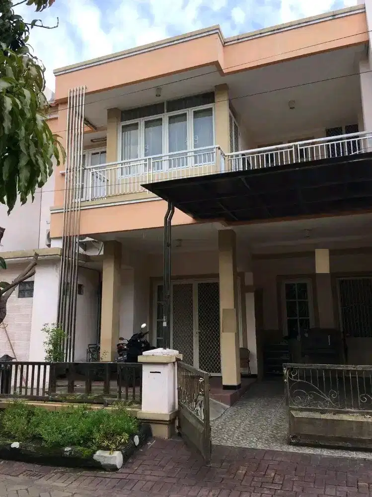 DIJUAL RUMAH KUTISARI ROYAL PARK SURABAYA RON.A744