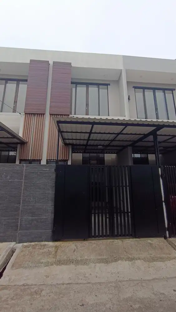 Dijual Rumah Brand New 3 Lantai Row Jalan Lebar di Cengkareng