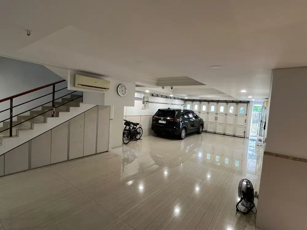 Rumah mewah di cluster eksklusif Artha Gading Villa - Kelapa Gading