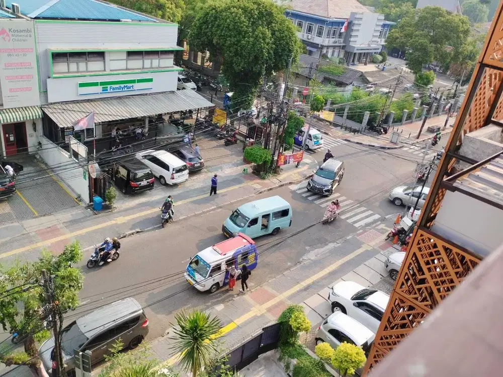 Dijual Ruko 4.5 Lantai dengan Rooftop di Rawamangun, Jakarta Timur