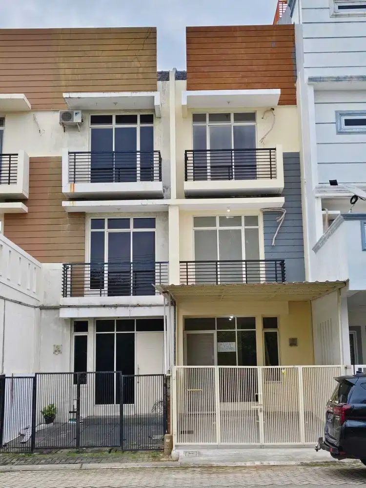 Rumah  Murah PIK Katamaran Indah 12 Disewa