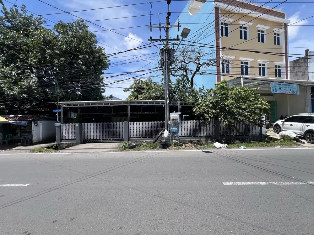 Rumah Tua Lebar 15 Meter Cocok Untuk Komersial