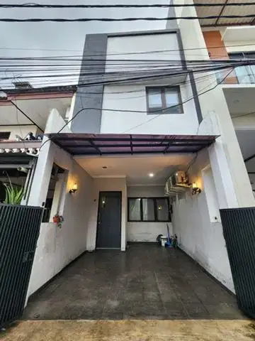 Dijual Cepat Rumah Full Furnished di Dekat Tanjung Duren