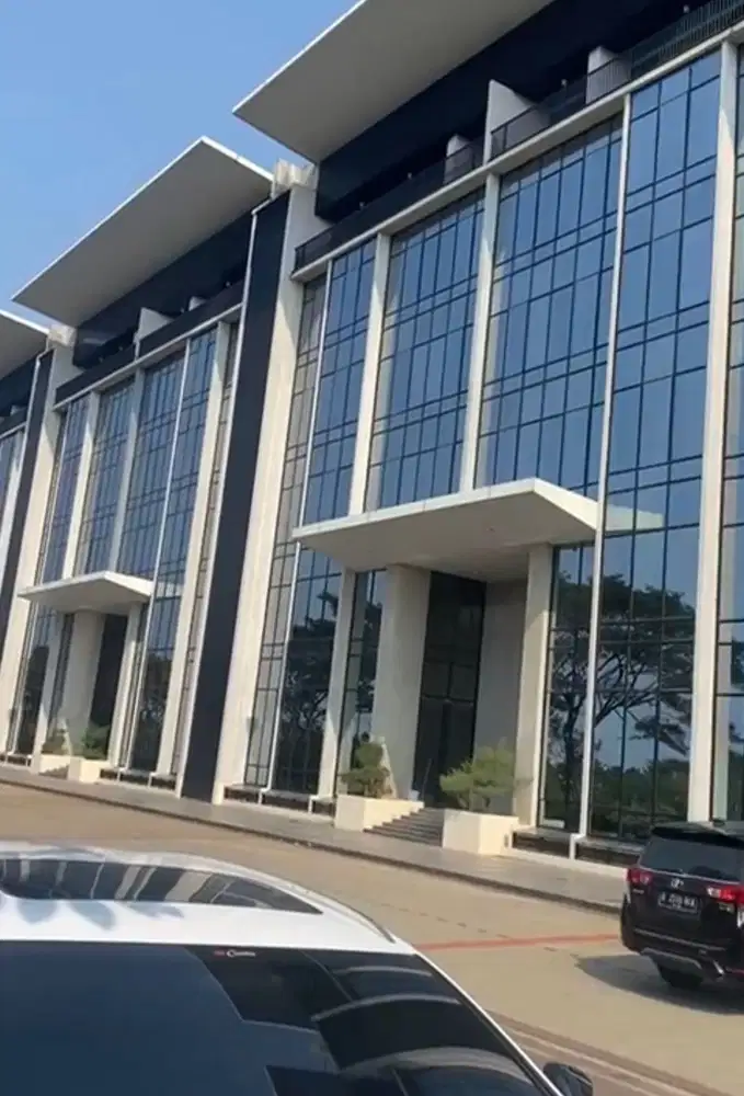 OFFICE BUILDING THE AIRPORT CITY TELUK NAGA 6 LANTAI DAN 1 BASEMENT