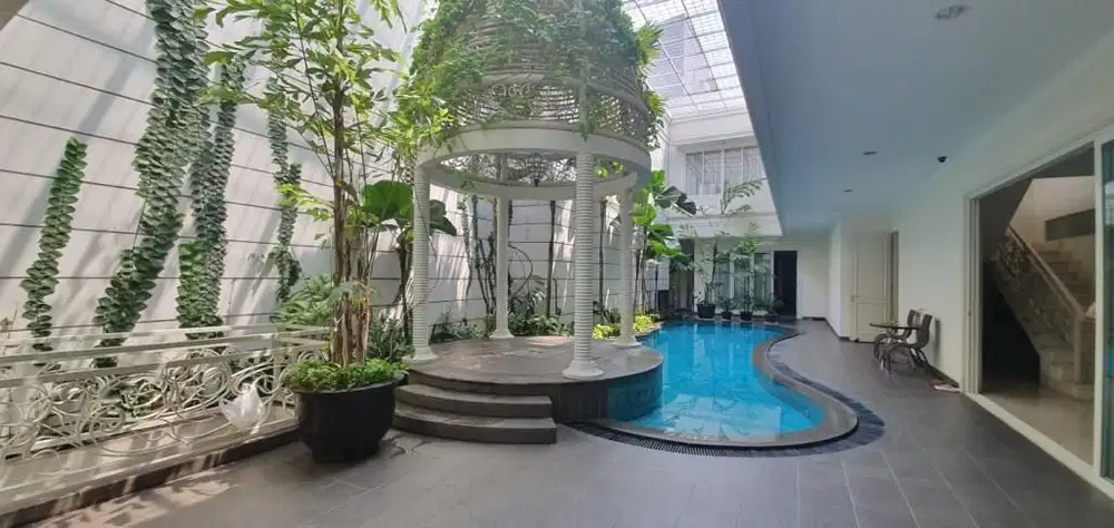 Dijual Rumah  Jl Kebon Kacang Jakarta Pusat