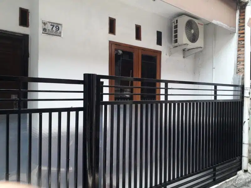 Di Jual Rumah rapi, siap huni, strategis di Kebon Jeruk Jakbar