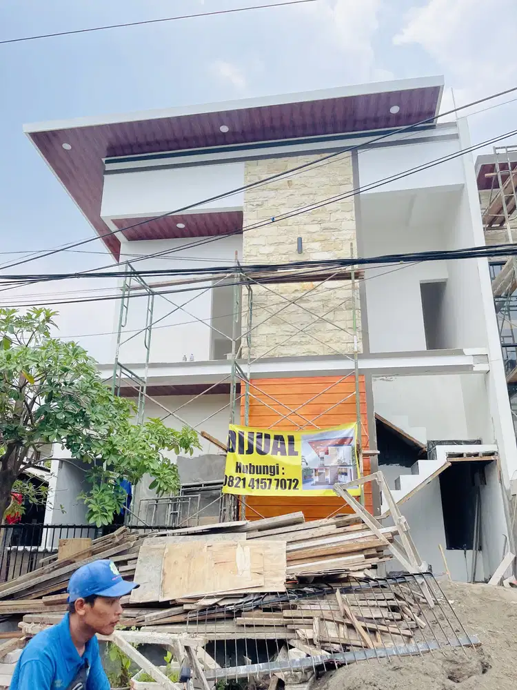 Rumah semolowaru jl 3mobil dekat klampis manyar