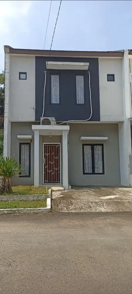Rumah 2 Lt Strategis 7 Menit ke Cibinong City Mall Dibantu KPR J-37183
