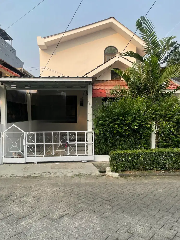 Disewakan Rumah Homey Lt.120 di Sektor 5 Bintaro, Tangerang Selatan