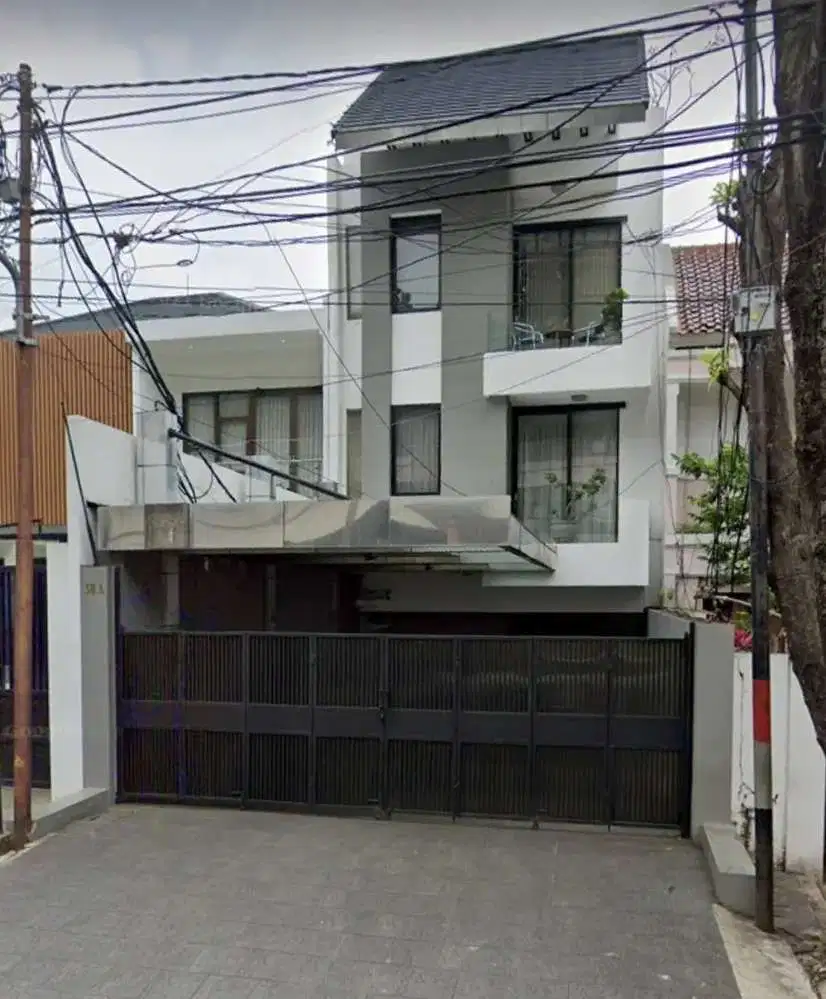 Dijual Rumah 3lt+besmen Jl. Wijaya Dharmawangsa Kebayoran Baru Jaksel