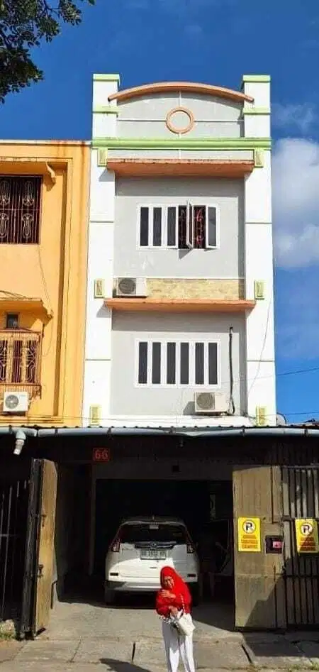 Ruko 3 Lantai di tengah Kota