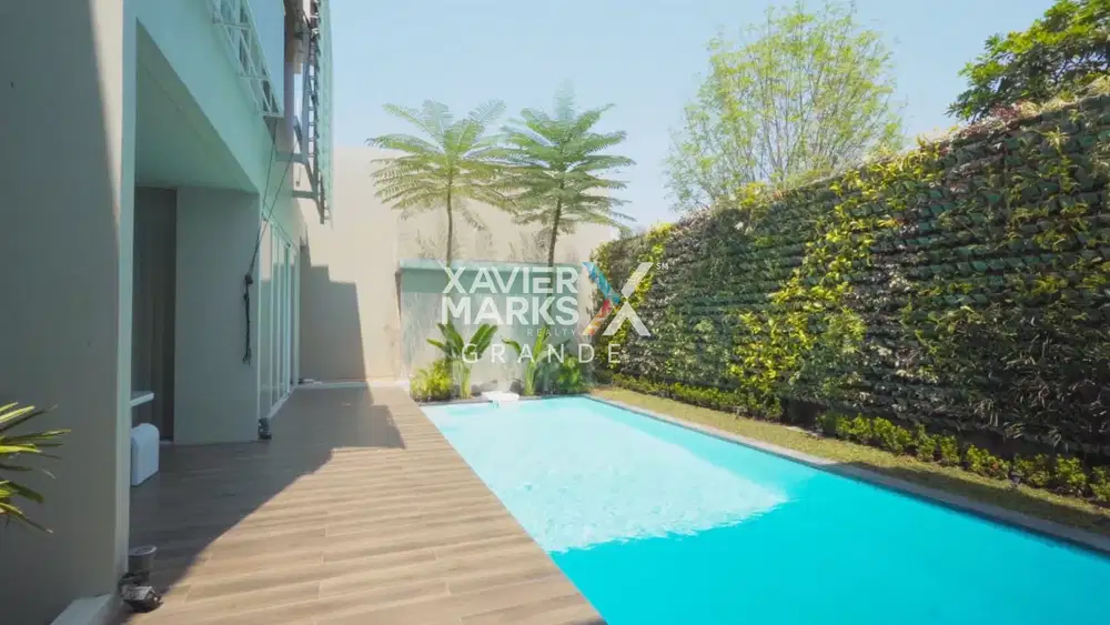 Dijual Rumah Mewah 2 Lantai di Kawasan Elit Peninsula Park, Surabaya