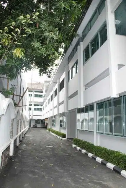 Dijual Bangunan Komersial 22 Kamar kost & 5 Unit Apartemen di Menteng