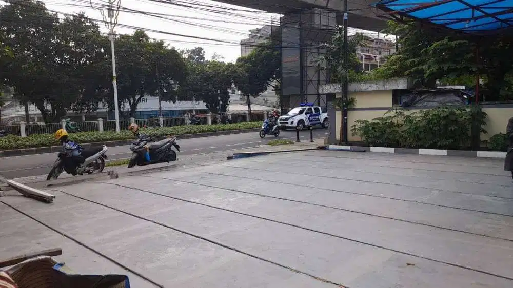 DISEWAKAN TEMPAT USAHA DI FATMAWATI RAYA CILANDAK BARAT JAKARTA SELATA