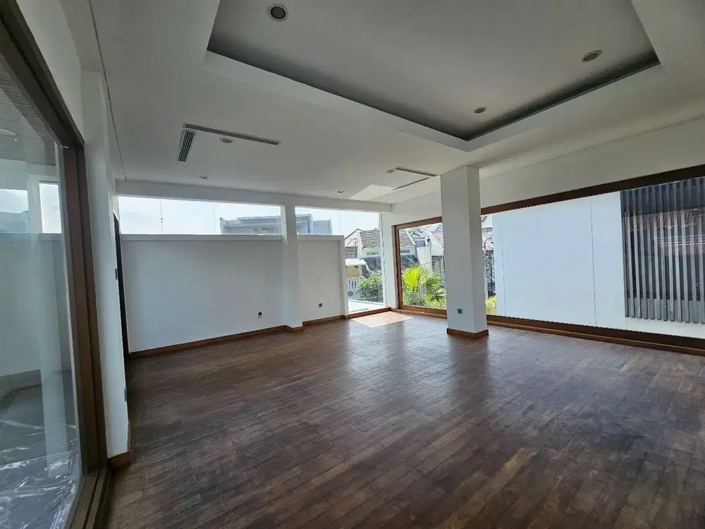 Dijual Rumah Hook Siap Huni di Pondok Indah Jakarta Selatan