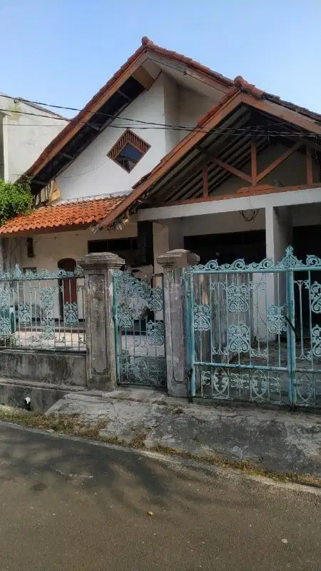 DIJUAL RUMAH HITUNG TANAH DI SENOPATI JAKARTA SELATAN