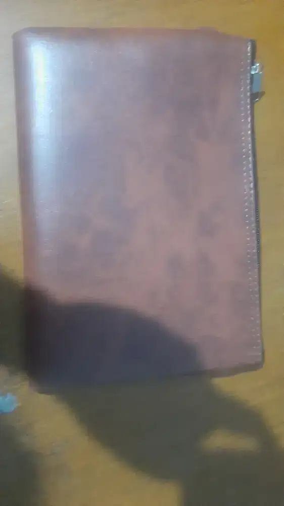 Tas kulit warna coklat