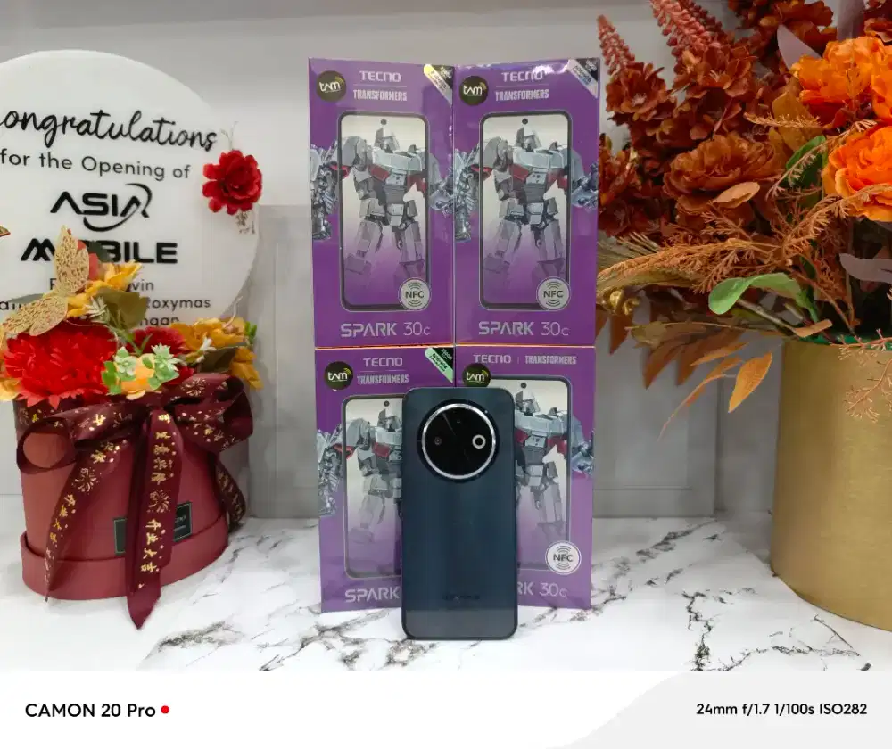 Spark 30c 8/256 White