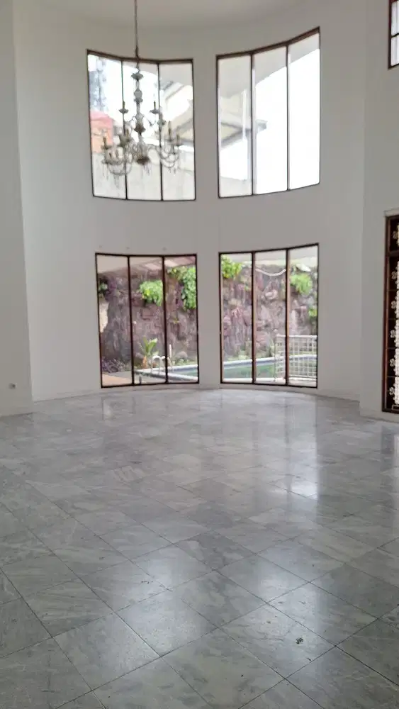 DISEWAKAN RUMAH CANTIK (Siap Huni/Unfurnished) GAHARU CIPETE SELATAN J