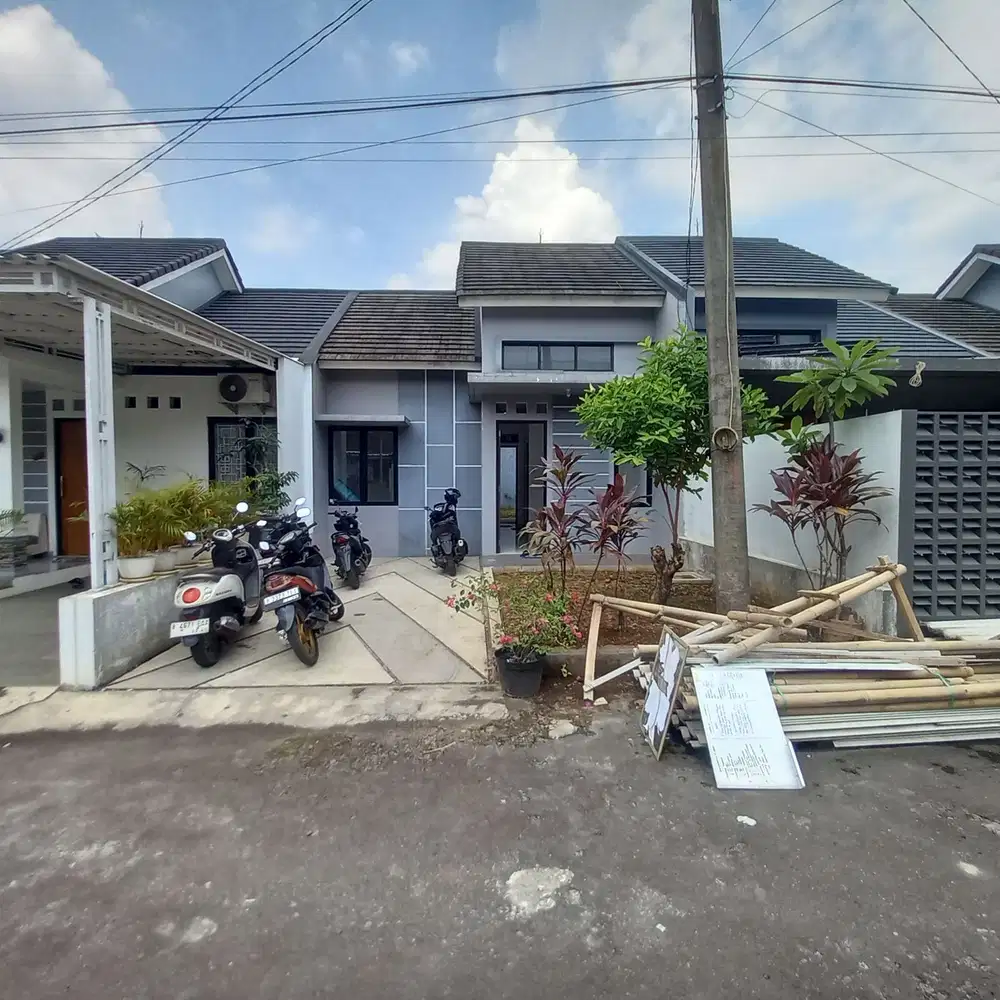 Rumah 1 Lt Luas 3 Menit ke Gerbang Tol Sawangan 4 Hadap Timur J-36927