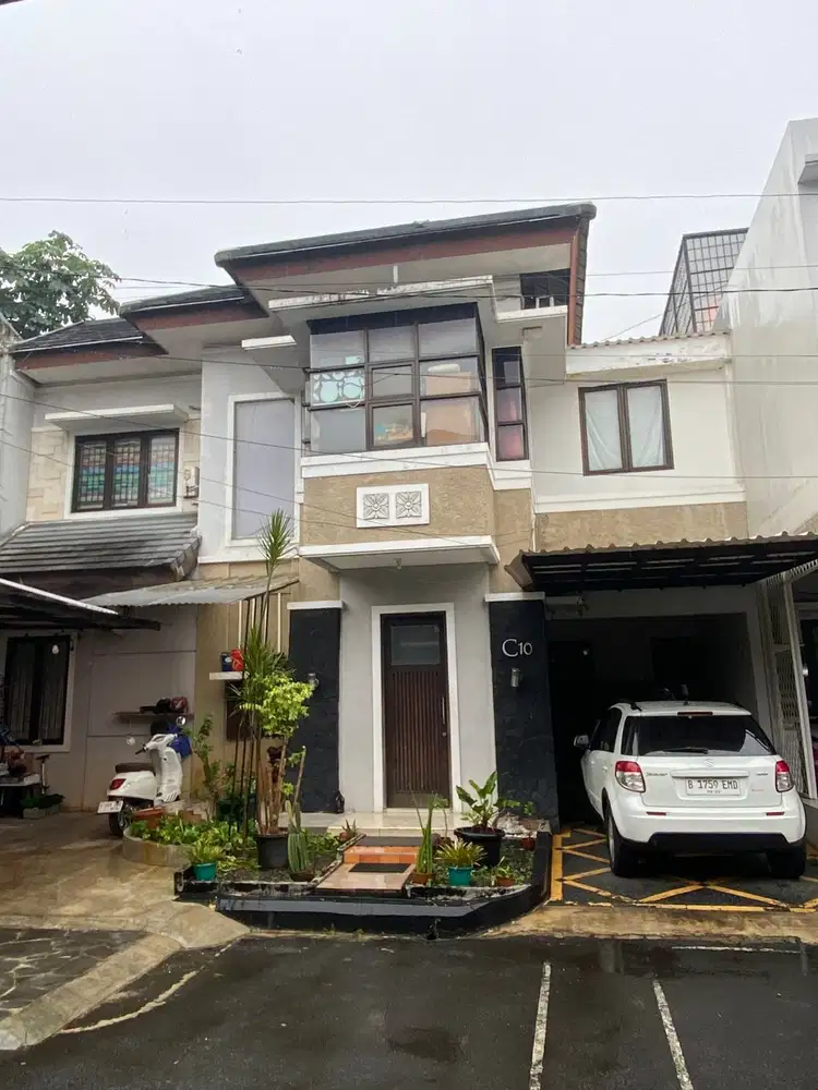 DIJUAL RUMAH DIDALAM TOWN HOUSE (Siap Huni) AREA JAGAKARSA MUTIARA