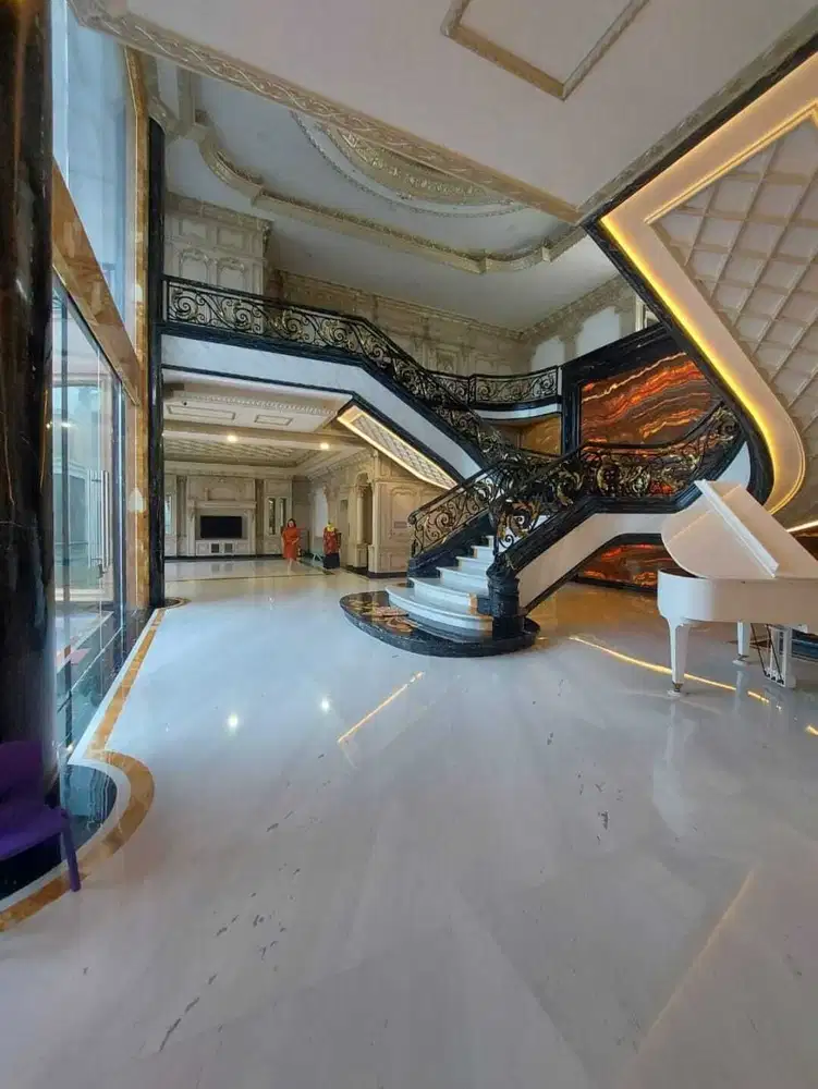 DIJUAL RUMAH LUXURIOUS CLASSIC DI PONDOK INDAH SEKOLAH KENCANA JAKARTA