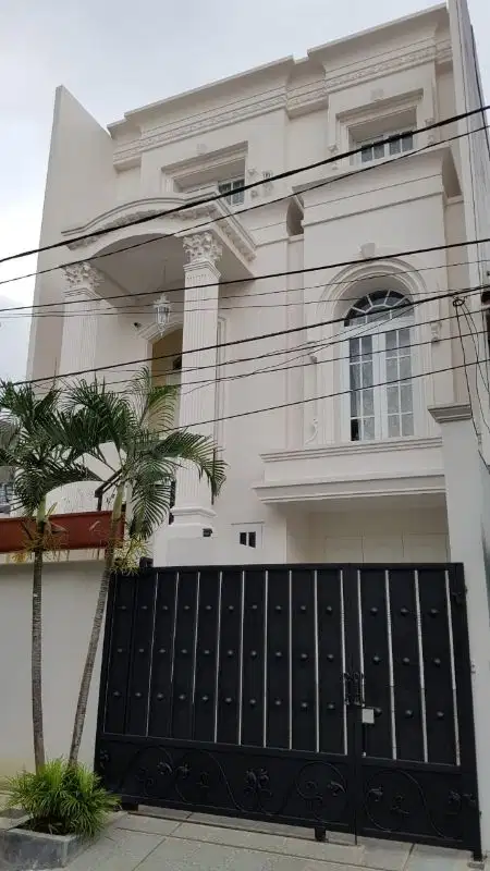 DIJUAL/DISEWAKAN RUMAH DI PONDOK INDAH JAK SEL