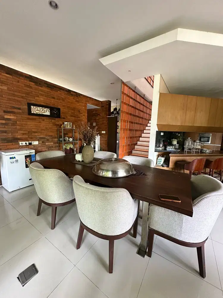 Rumah gaya industrial tropis Bintaro Jaya Sektor 9 TangSel