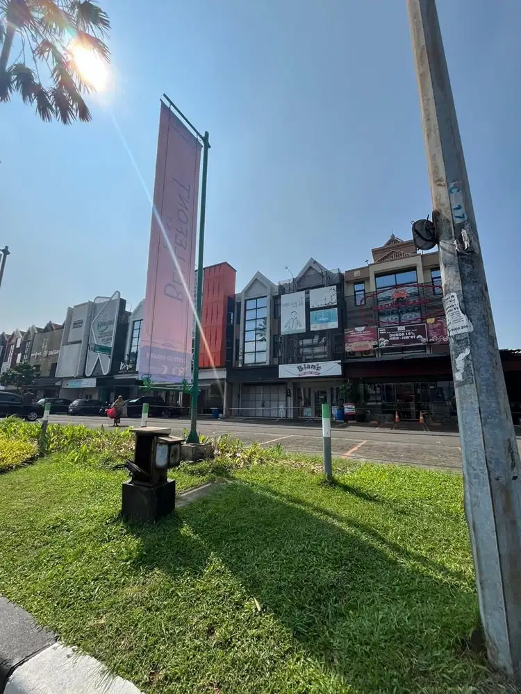 RUKO 1B Gading Serpong 3 Lantai