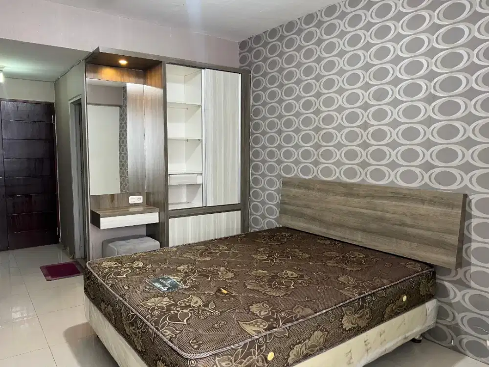 Emerald tower, Jl Sanggar Kencana XXVII, Buah Batu, Bandung, Jabar.