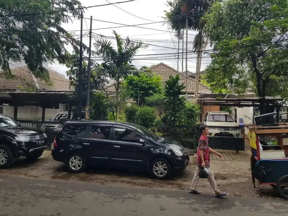 Jual rumah zona komersil Jl. Cisanggiri Senopati Kebayoran baru Jaksel