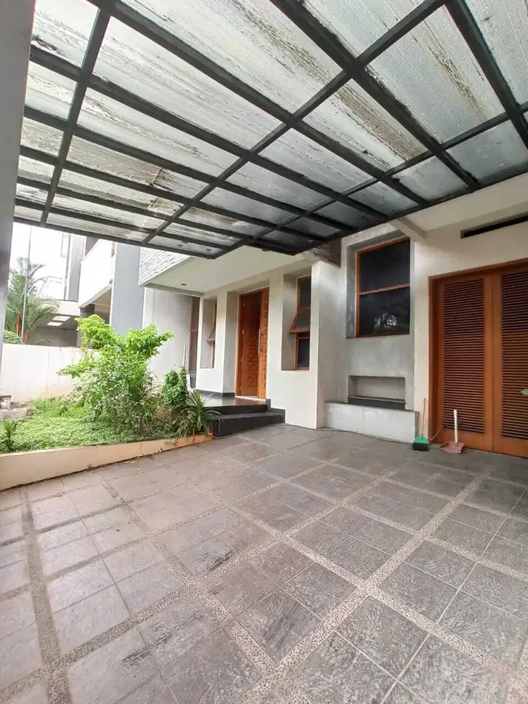 DIJUAL CEPAT Rumah Bagus Luas 202 di Pondok Indah Jakarta Selatan