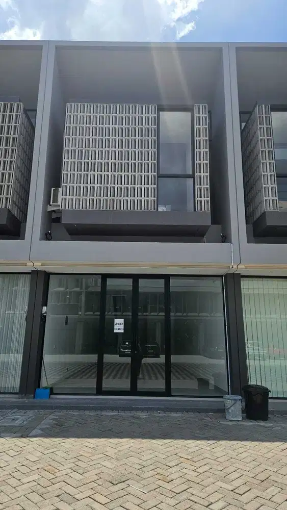 Ruko jalan Boulevard Siap Bisnis di Central Park Juanda Sidoarjo