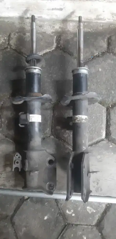 Dijual Shockbreaker depan Toyota Calya