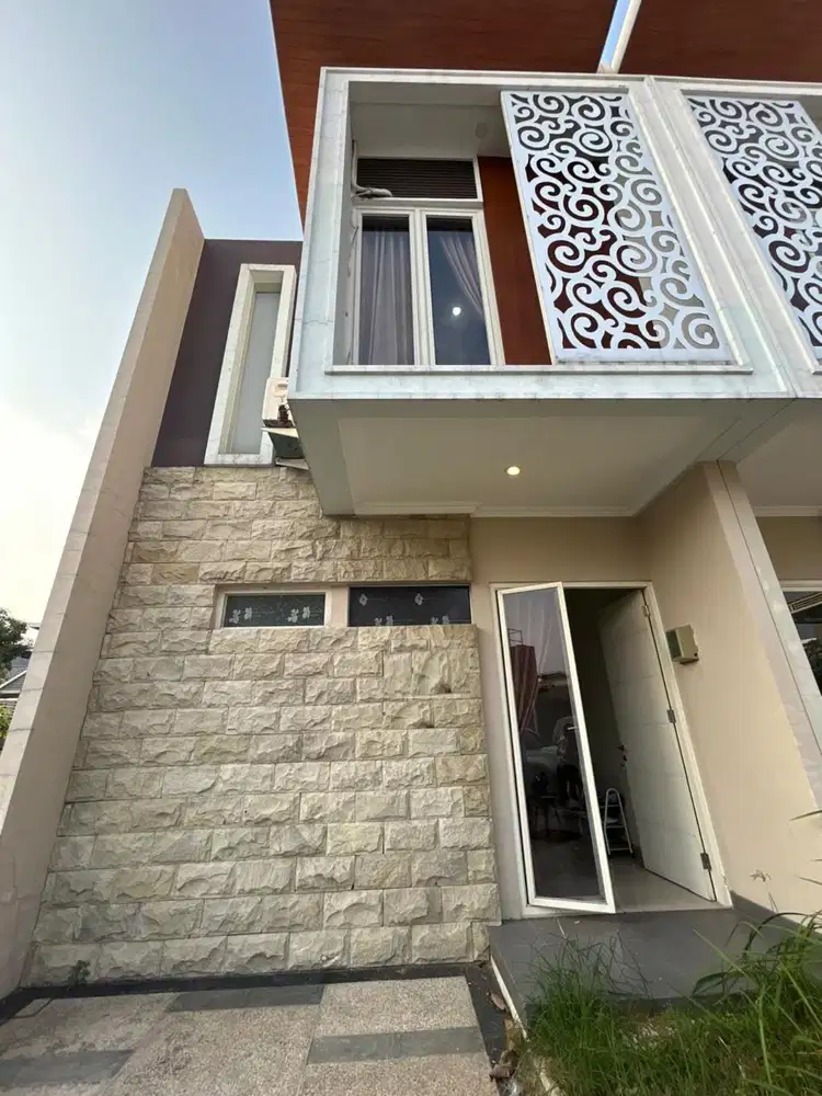 Puri Safira Menganti Gresik Grand Shanaya 2lantai luas 60m2 ada 2kt