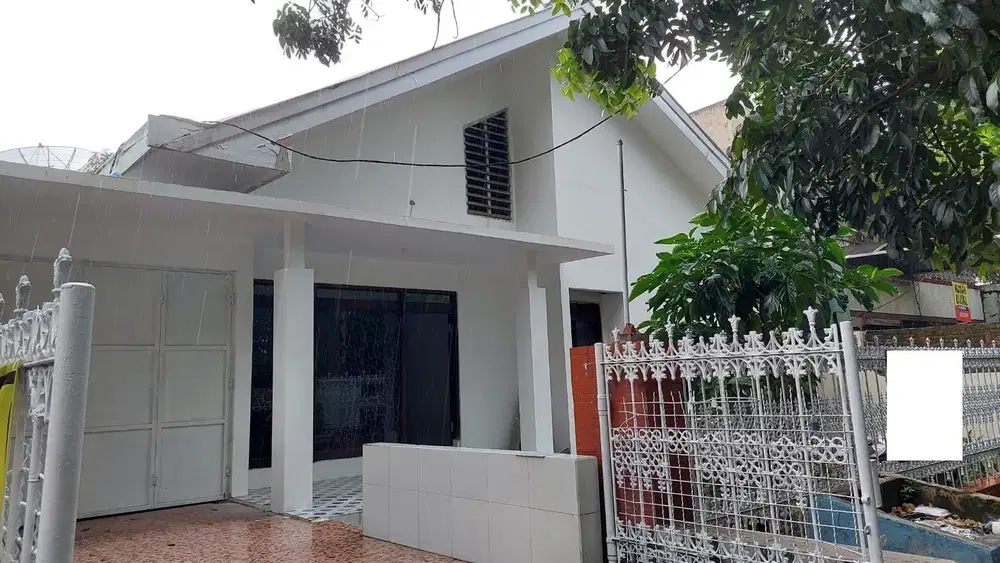 Rumah baru renovasi di Ngagel Jaya Utara, Surabaya Timur