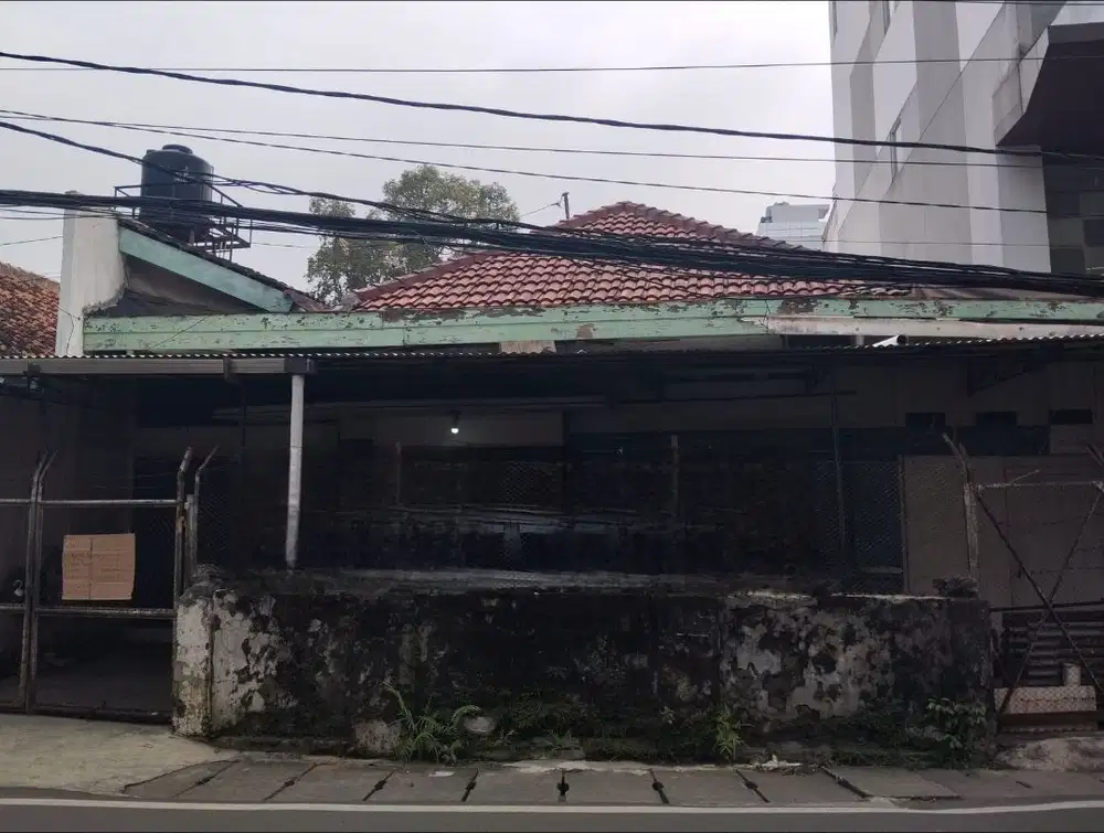 DIJUAL RUMAH HITUNG TANAH DI KEBON KACANG JAKARTA PUSAT