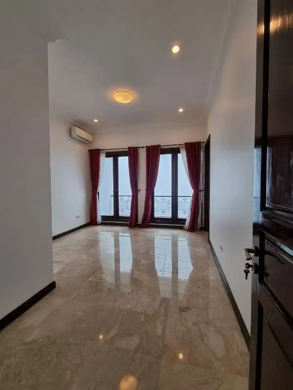 DISEWAKAN RUMAH CANTIK ( Siap Huni) PONDOK INDAH JAKARTA SELATAN