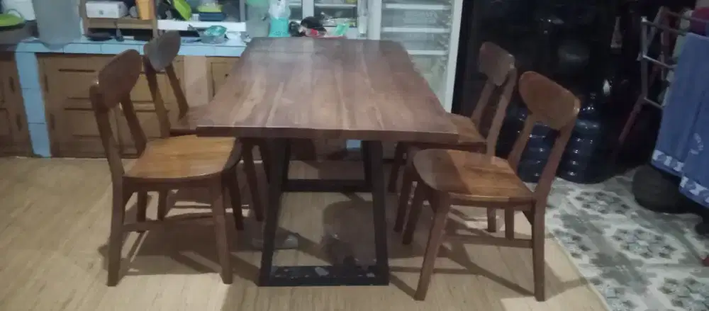Jual meja makan jati dan Dipan jati,BANJARBARU.
