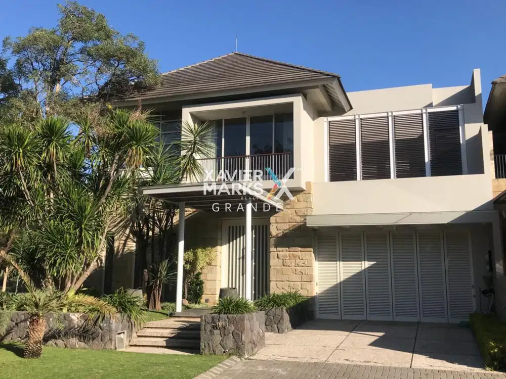 Dijual Rumah Mewah Hook 2 Lantai di Diamond Hill Citraland, Surabaya