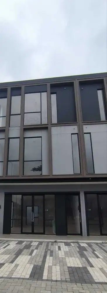 Termurah Disewakan Tiga Unit Ruko Baru di Park Serpong